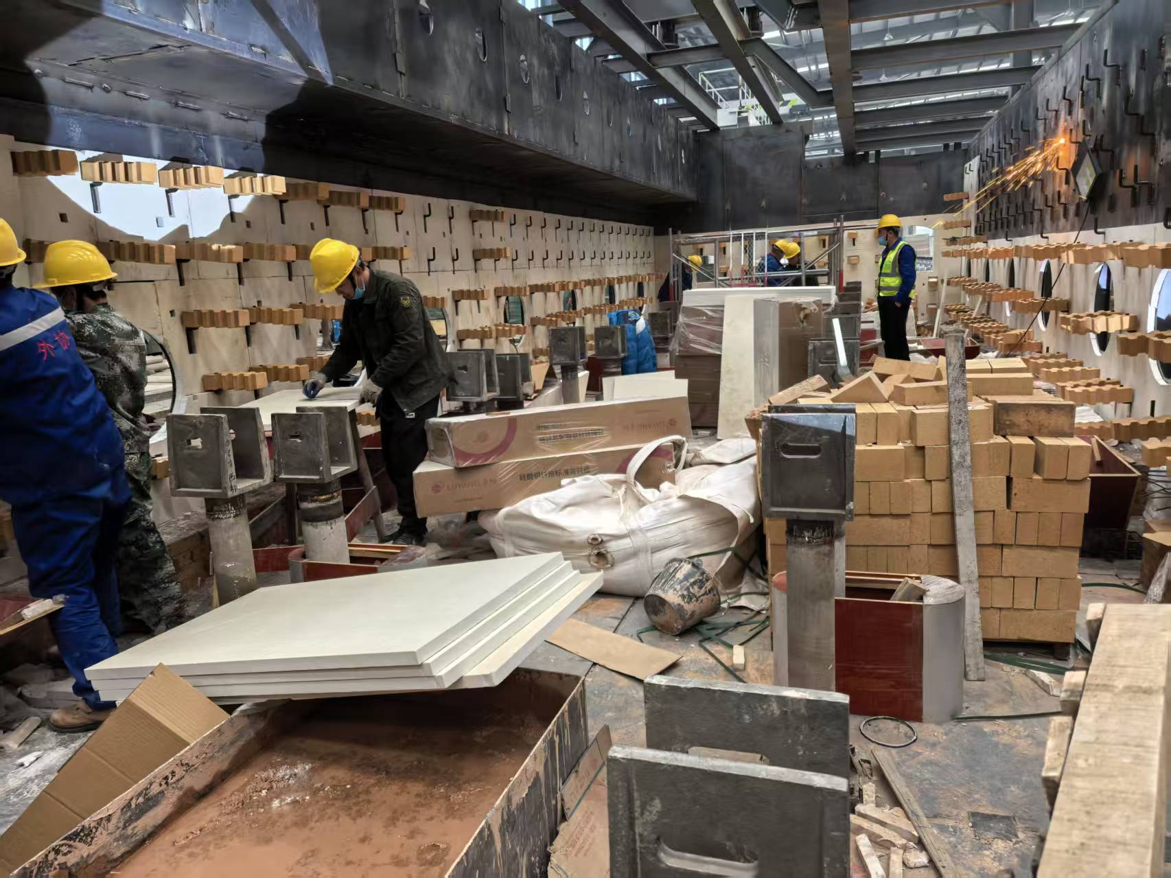 200 余噸耐火保溫材料交付湖南！東峰興達(dá)助力高強(qiáng)鋼管熱處理升級